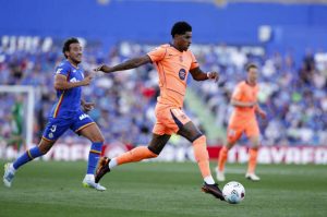 Getafe vs Barcelona (21:15 – 25/04) | Xem lại trận đấu